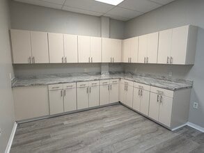 6616-6636 Rowan Rd, New Port Richey, FL for lease Interior Photo- Image 2 of 9