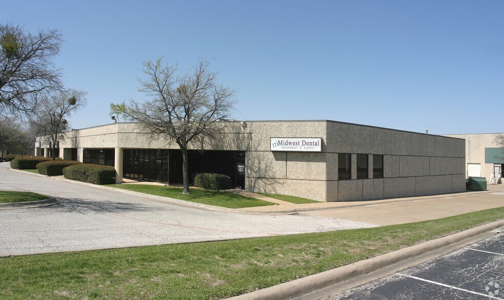 2101-2115 E Division St, Arlington, TX à louer - Photo du bâtiment - Image 3 de 4