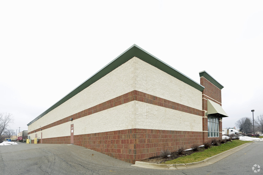 3270 28th St SE, Grand Rapids, MI for lease - Building Photo - Image 3 of 5