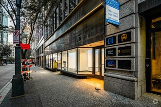 351-355 5th Ave, Pittsburgh, PA à louer Photo du bâtiment- Image 2 de 5