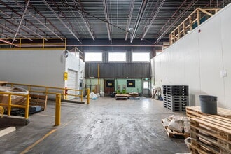 9620 Hill Dr, Coldstream, BC à louer Photo intérieure- Image 2 de 4