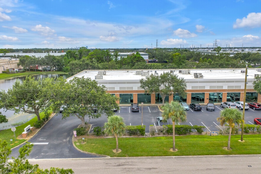 1780 102nd Ave N, Saint Petersburg, FL for lease - Primary Photo - Image 1 of 11