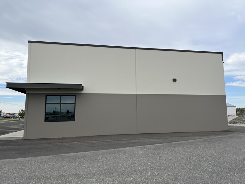 2201 N Commercial Ave, Pasco, WA for lease - Building Photo - Image 3 of 20