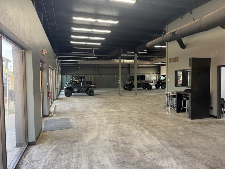 4421 Bell St, Amarillo, TX for lease - Interior Photo - Image 2 of 23