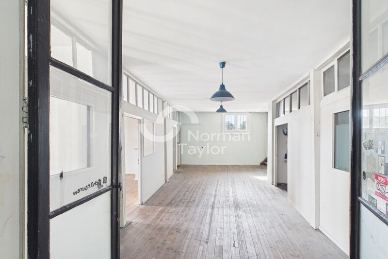Office in Montpellier for lease Interior Photo- Image 1 of 10