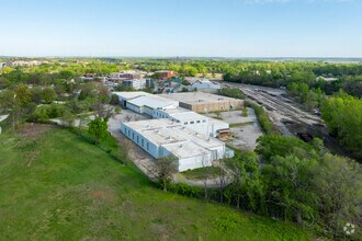 800-810 E 10th St, Lawrence, KS - AERIAL  map view