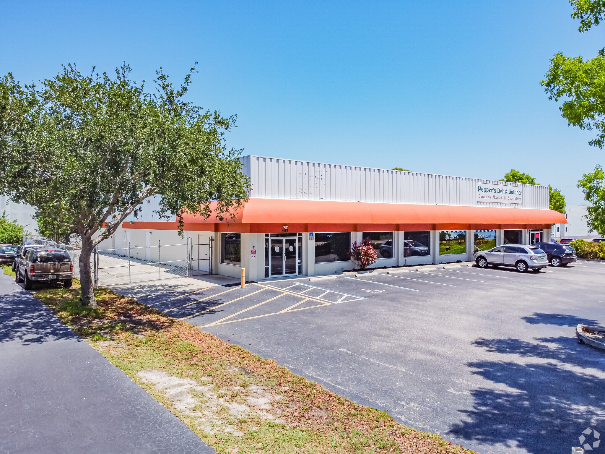 4165 Corporate Sq, Naples, FL for sale Primary Photo- Image 1 of 4