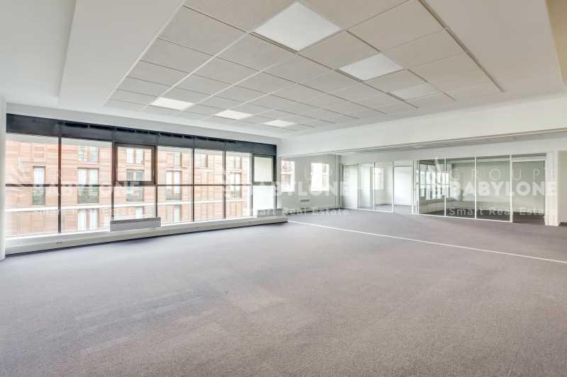 Office in Vincennes for lease - Interior Photo - Image 2 of 4