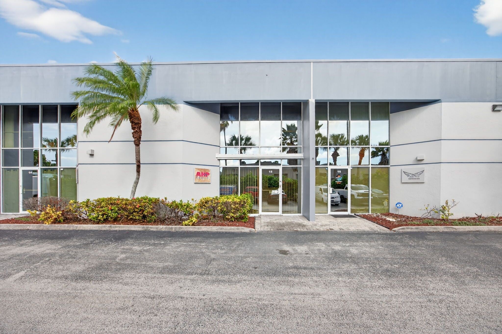 16155 W 117th Ave, Miami, FL for sale Primary Photo- Image 1 of 19