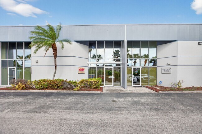 Plus de détails pour 16155 W 117th Ave, Miami, FL - Flex à vendre