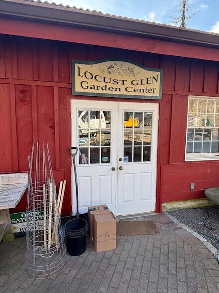 181 State Route 37, New Fairfield, CT à louer - Photo du bâtiment - Image 2 de 13