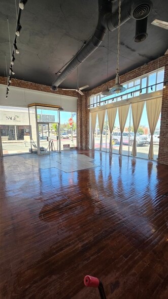 403-411 W 6th St, San Pedro, CA for lease - Building Photo - Image 3 of 25