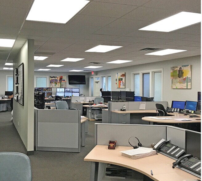 641-651 Oakleaf Office Ln, Memphis, TN à vendre - Photo intérieure - Image 2 de 13