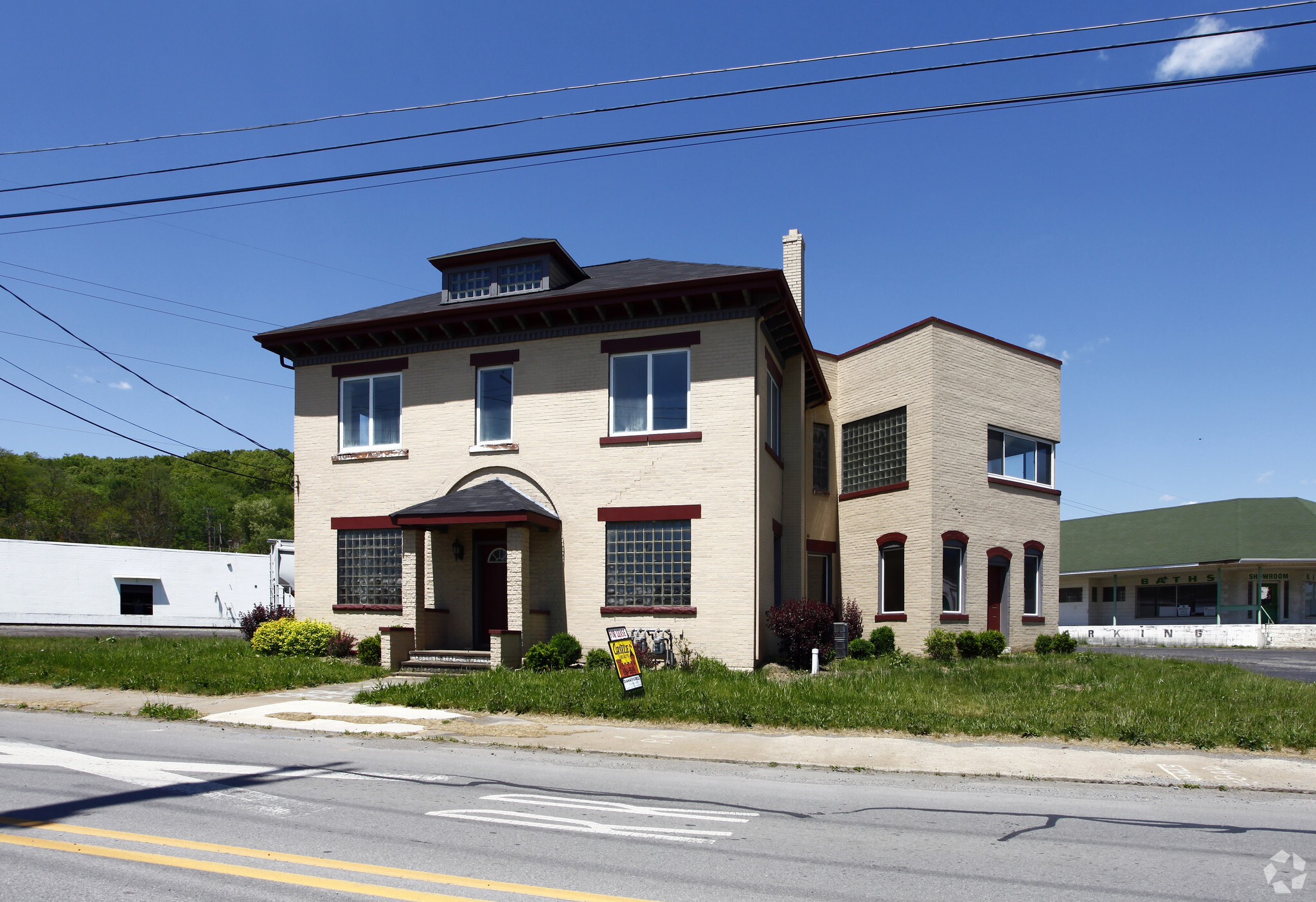 133 Mahoning Ave, New Castle, PA à vendre Photo principale- Image 1 de 1