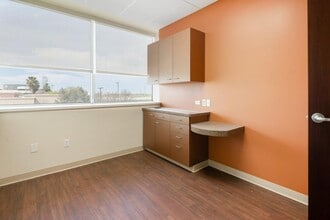 5000 Commerce Dr, Bakersfield, CA for sale Interior Photo- Image 2 of 5