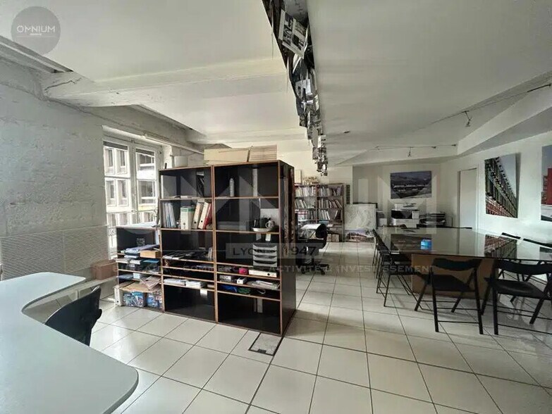 Office in Lyon for lease - Interior Photo - Image 1 of 4