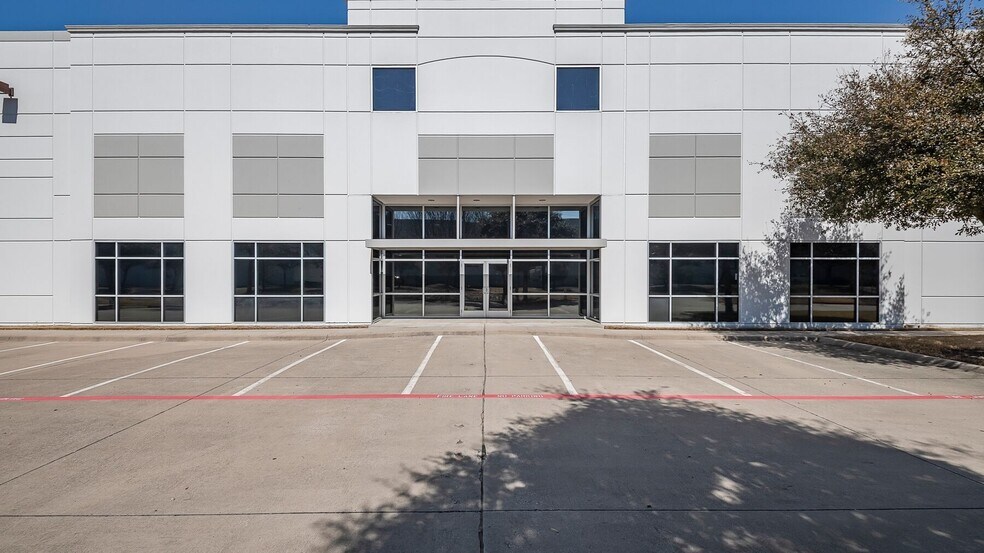 800 W Bethel Rd, Coppell, TX à louer - Photo du bâtiment - Image 3 de 7