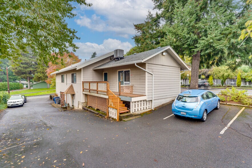 1701 E Evergreen Blvd, Vancouver, WA à louer - Photo du bâtiment - Image 3 de 7