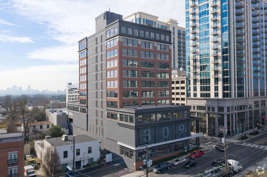 309 E Paces Ferry Rd NE, Atlanta, GA à louer - Photo du bâtiment - Image 3 de 15