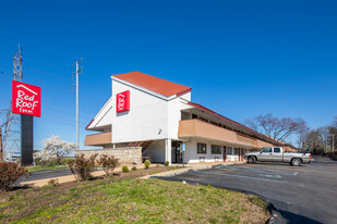 Bank Owned, Foreclosed Red Roof Inn (Closed) - Motel