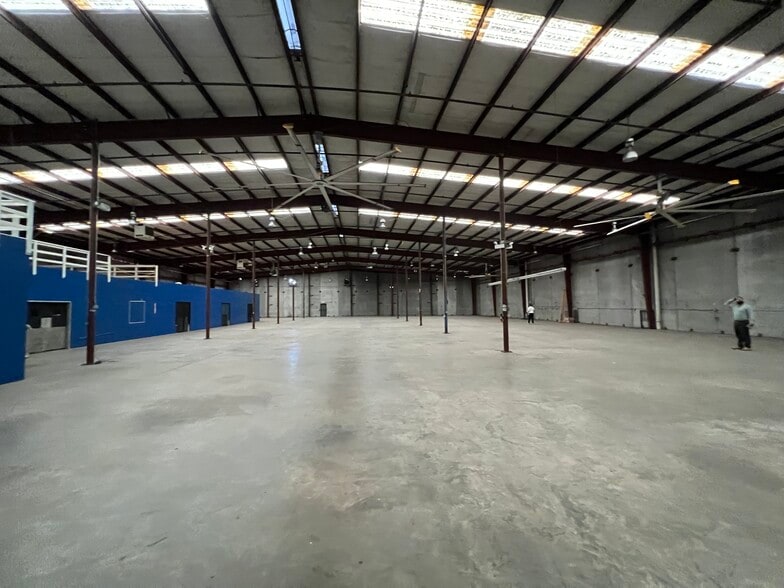3000 Lausat St, Metairie, LA à louer - Photo du bâtiment - Image 2 de 13