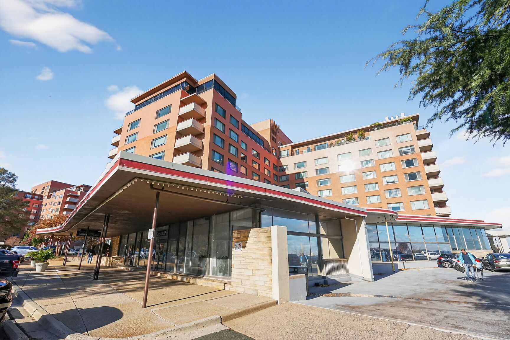 1011-1121 Arlington Blvd, Arlington, VA for lease Building Photo- Image 1 of 17