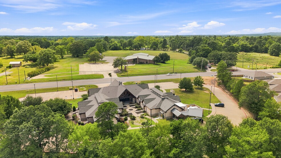 5016 Gilmer Rd, Longview, TX for sale - Building Photo - Image 3 of 9