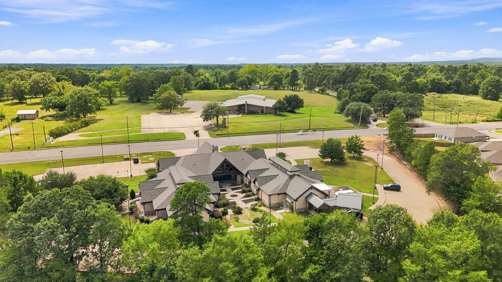 5016 Gilmer Rd, Longview, TX à vendre - Photo du bâtiment - Image 3 de 9