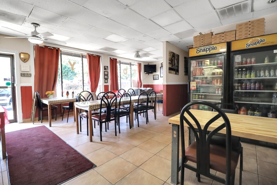 600 Adams Ave, Elizabeth, NJ à vendre - Photo intérieure - Image 2 de 18