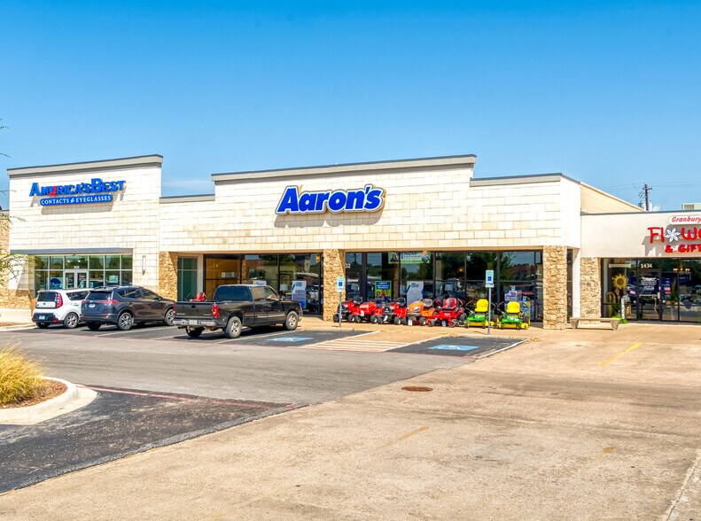 1432 E US Highway 377, Granbury, TX à vendre - Photo du bâtiment - Image 3 de 9