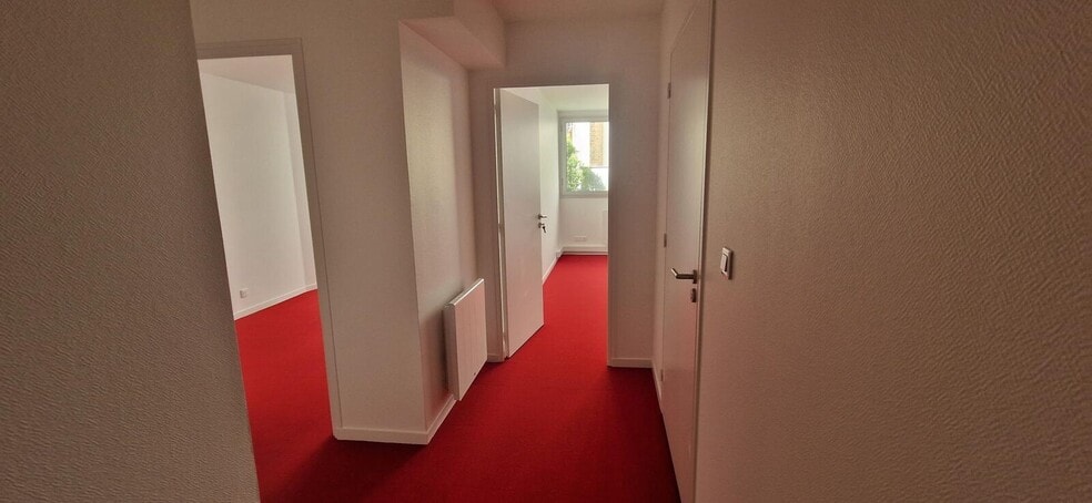 Office in Rennes for lease - Interior Photo - Image 1 of 7