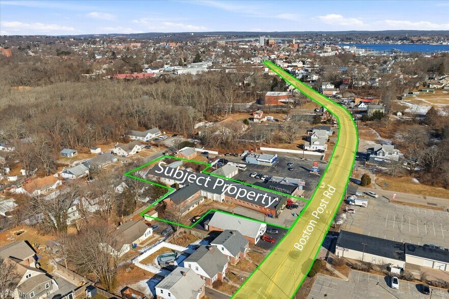 33 Boston Post Rd, Waterford, CT à vendre - Photo du bâtiment - Image 2 de 19