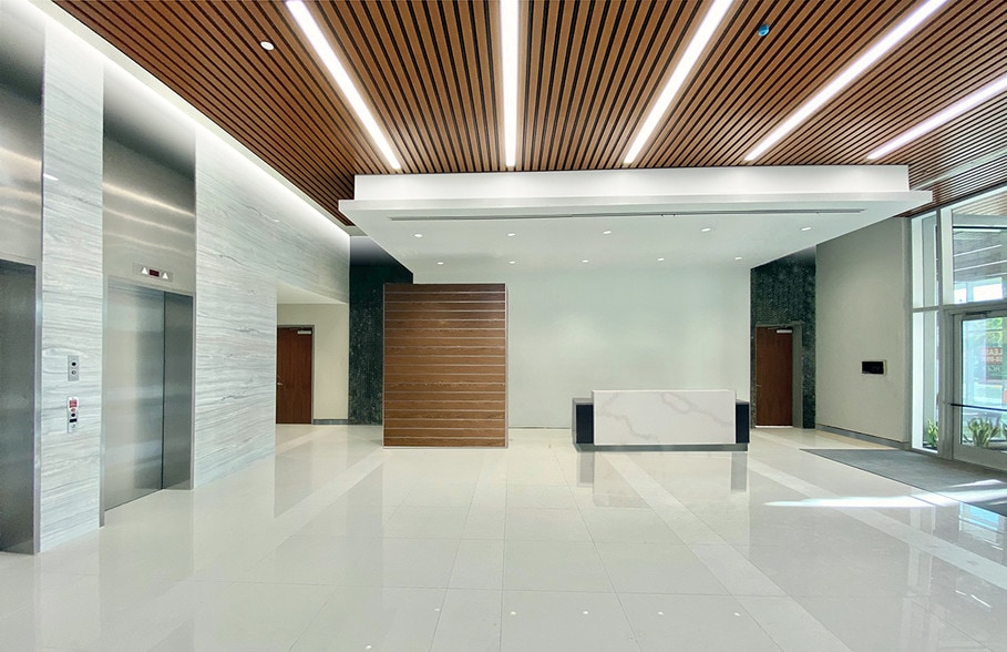 550 S Andrews Ave, Fort Lauderdale, FL for lease - Interior Photo - Image 2 of 14