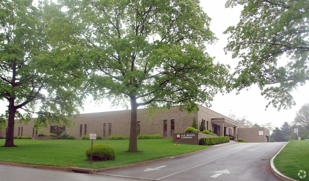 310 Alpha Dr, Pittsburgh, PA for sale - Primary Photo - Image 1 of 20