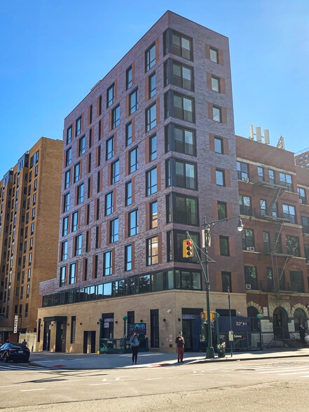 320 W 135th St, New York, NY for lease - Building Photo - Image 2 of 4
