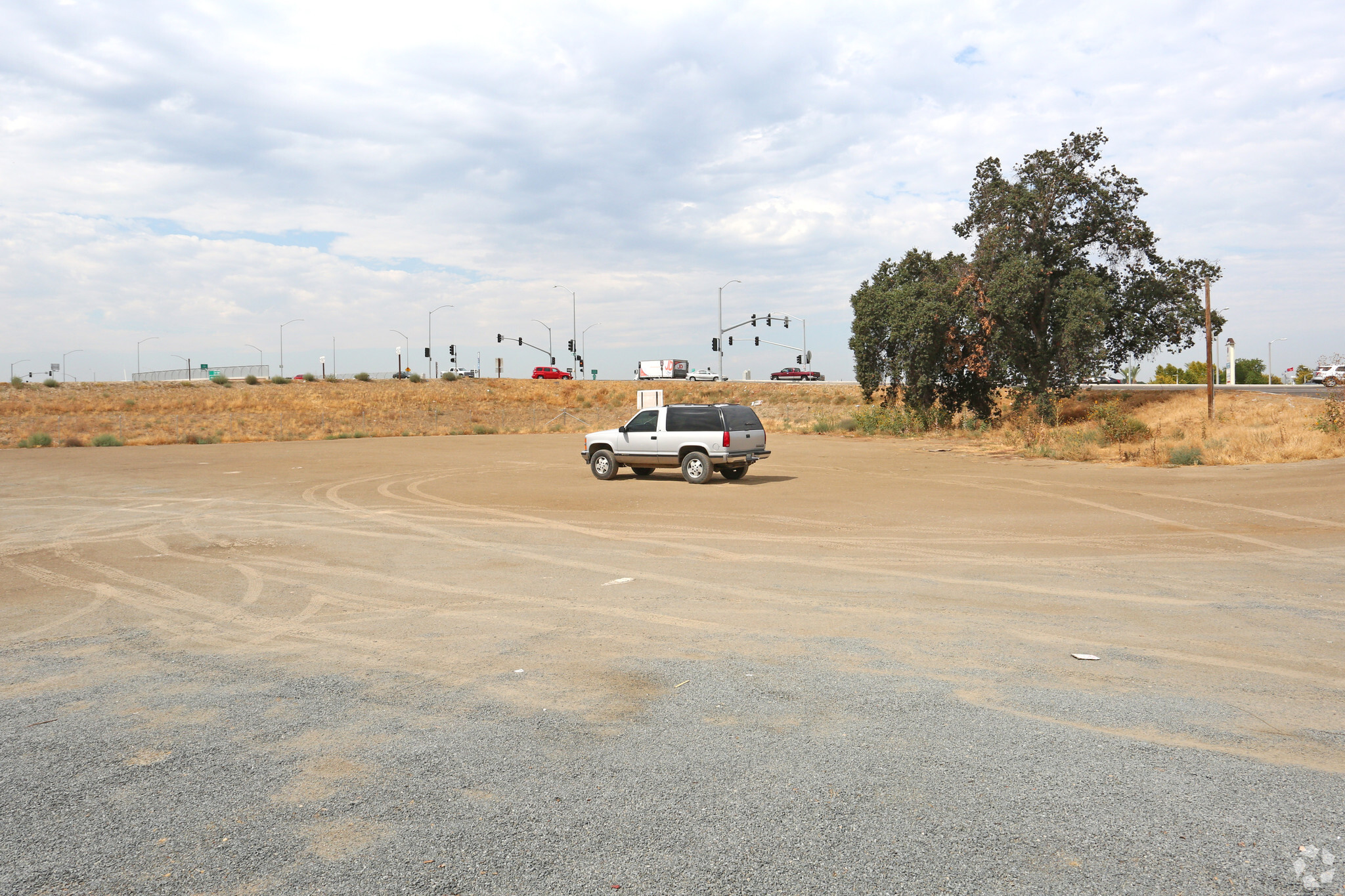 10555 12th Ave, Hanford, CA for lease Building Photo- Image 1 of 5