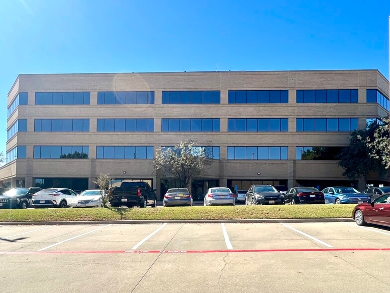1760 S Stemmons Fwy, Lewisville, TX for lease - Building Photo - Image 2 of 17