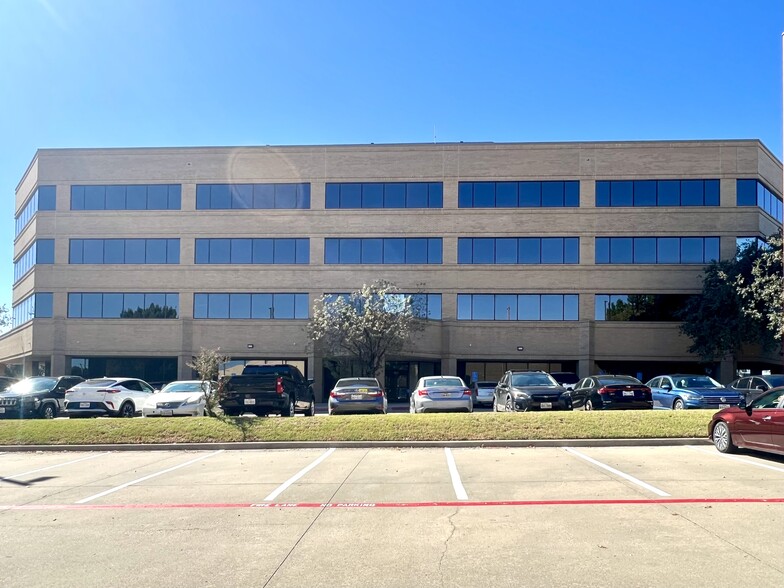 1760 S Stemmons Fwy, Lewisville, TX à louer - Photo du bâtiment - Image 1 de 16