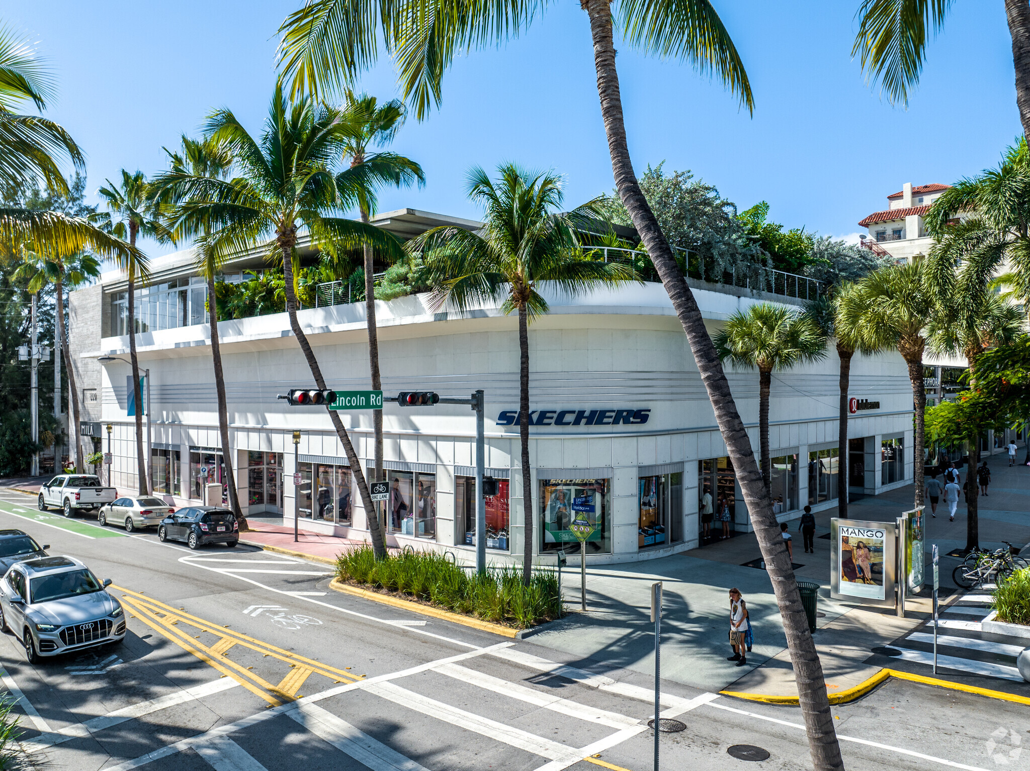 800 Lincoln Rd, Miami Beach, FL à louer Photo du b timent- Image 1 de 5