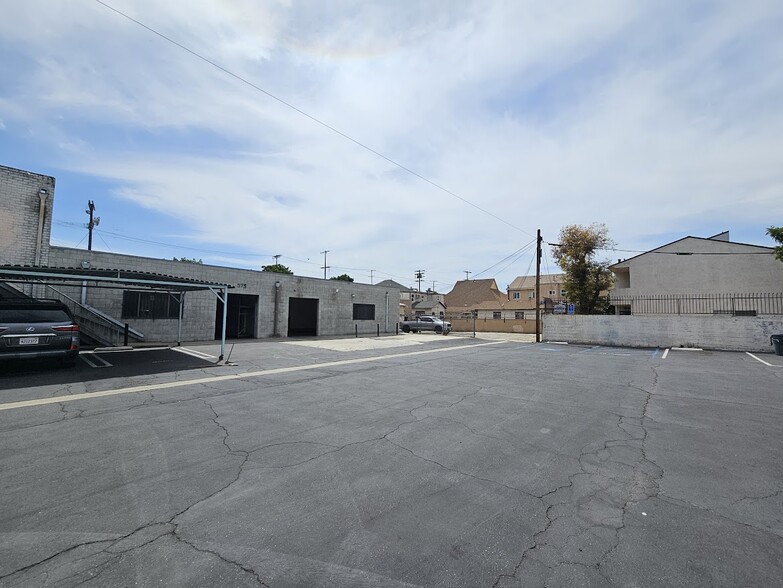 965 Venice Blvd, Los Angeles, CA for lease - Building Photo - Image 2 of 16