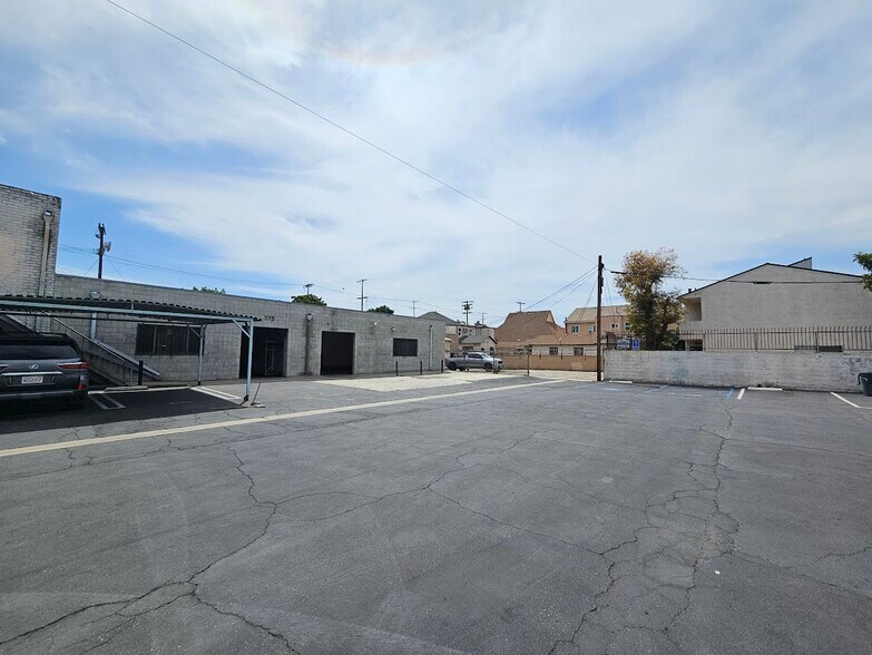 965 Venice Blvd, Los Angeles, CA à louer - Photo du bâtiment - Image 2 de 16