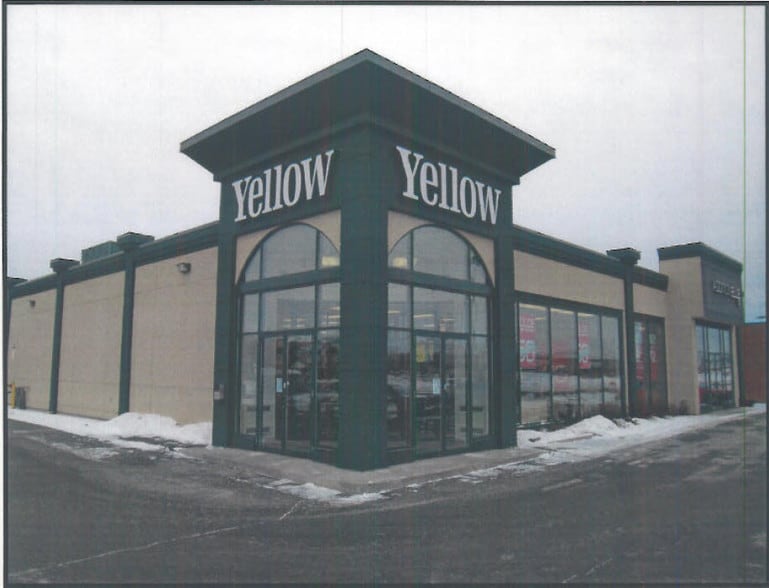 970 Boul René-Lévesque, Drummondville, QC à louer - Photo du bâtiment - Image 2 de 3