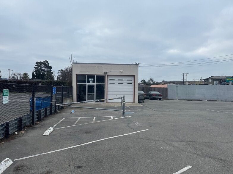 2829 Castro Valley Blvd, Castro Valley, CA for lease - Building Photo - Image 3 of 12