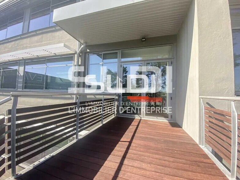 Office in Rillieux-la-Pape for lease - Building Photo - Image 3 of 6