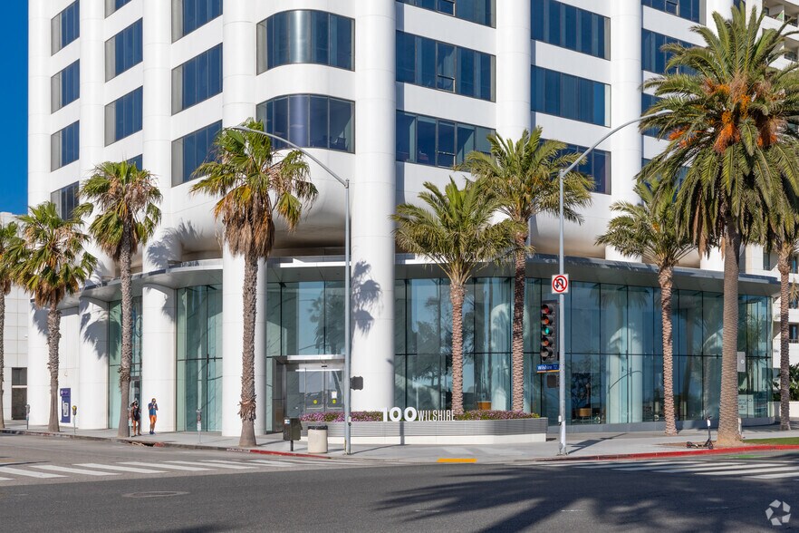 100 Wilshire Blvd, Santa Monica, CA à louer - Photo du bâtiment - Image 3 de 11