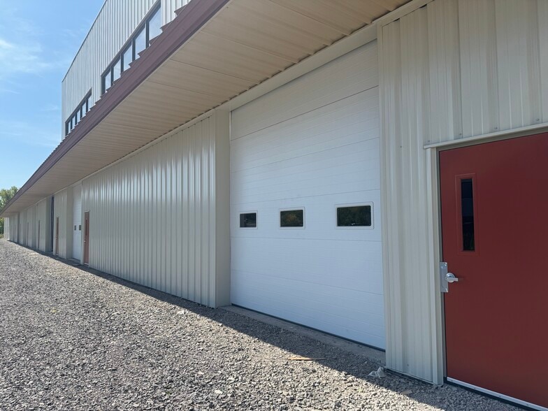 50 Airpark Dr, Rochester, NY for lease - Building Photo - Image 2 of 10