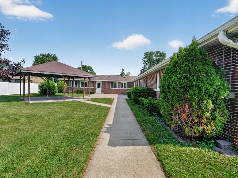 200 S 4th St, Kawkawlin, MI for sale - Building Photo - Image 3 of 88