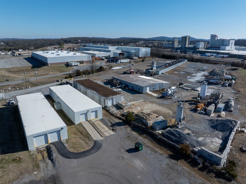626 Briskin Ln, Lebanon, TN à vendre - Photo du bâtiment - Image 2 de 4
