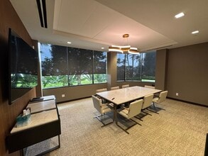 4501 Tamiami Trl N, Naples, FL à louer Photo intérieure- Image 2 de 7