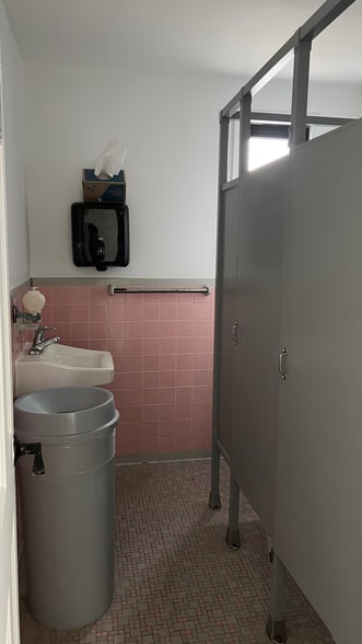 475 W Merrick Rd, Valley Stream, NY à louer - Photo du bâtiment - Image 3 de 3